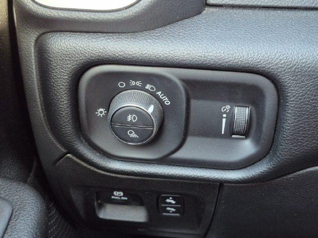 Used 2022 RAM 1500 Big Horn AWD/4WD image 19