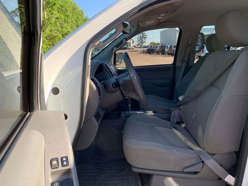 Used 2016 Nissan Frontier SV w/ SV Value Truck Package RWD image 22