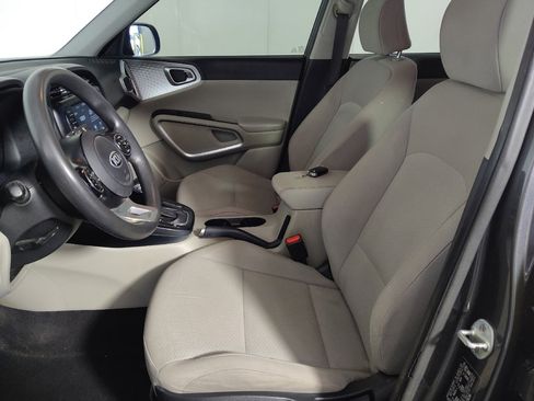 Used 2020 Kia Soul LX FWD image 17