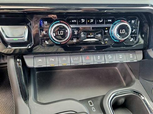 Used 2025 GMC Sierra 1500 AT4X AWD/4WD image 32