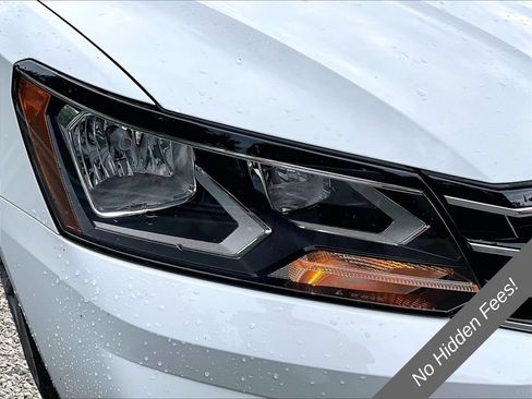 Used 2017 Volkswagen Passat 1.8T R-Line FWD image 25
