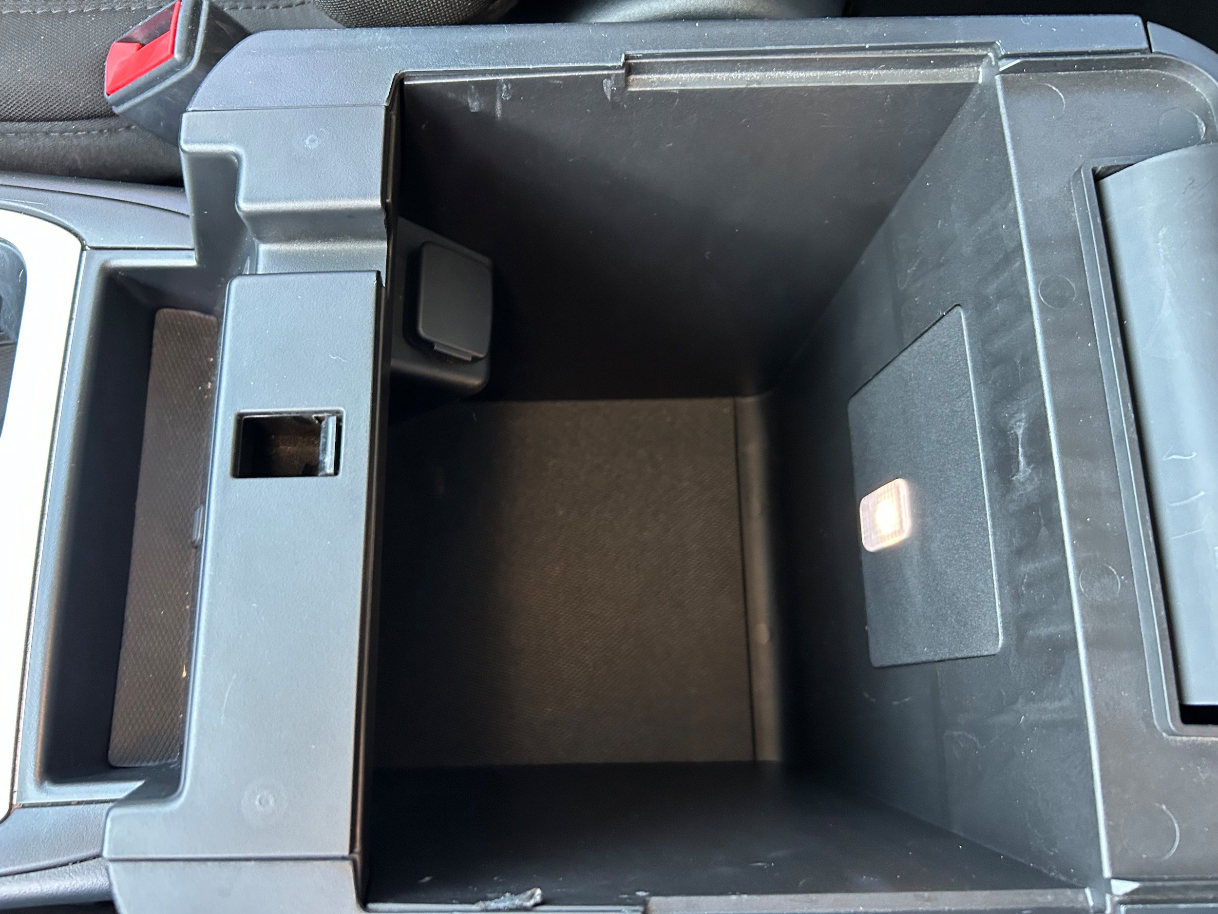 Used 2020 Ford Explorer XLT RWD image 17