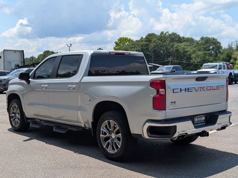 Used 2022 Chevrolet Silverado 1500 LT AWD/4WD image 7