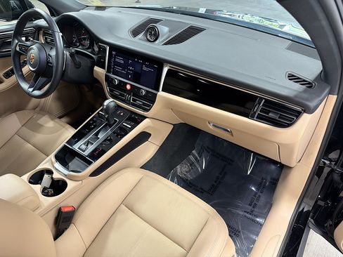 Certified 2026 Porsche Macan AWD/4WD image 15