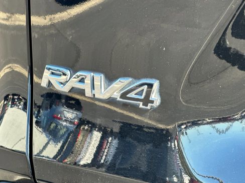 Used 2023 Toyota RAV4 LE AWD/4WD image 26