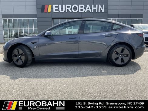 Used 2023 Tesla Model 3 Standard Range image 2