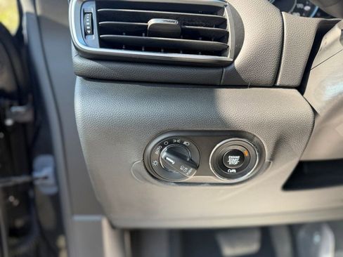 Used 2022 Maserati Levante Modena image 11