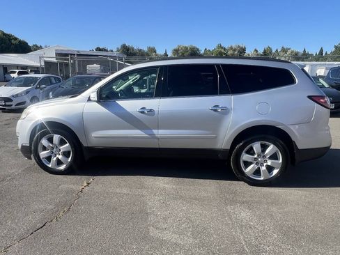 Used 2017 Chevrolet Traverse LT w/ Style and Technology Package AWD/4WD image 5