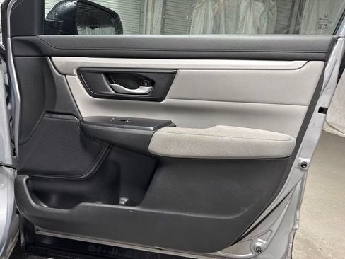 Used 2018 Honda CR-V LX image 9