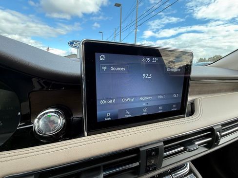 Used 2022 Lincoln Corsair Reserve w/ Equipment Group 201A image 28