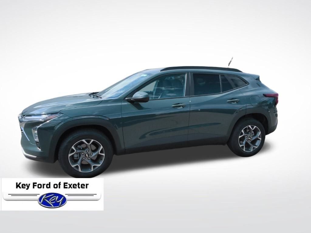 Used 2025 Chevrolet Trax LT FWD image 5