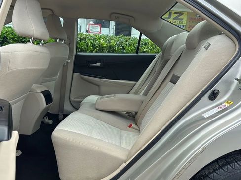 Used 2013 Toyota Camry LE FWD image 15