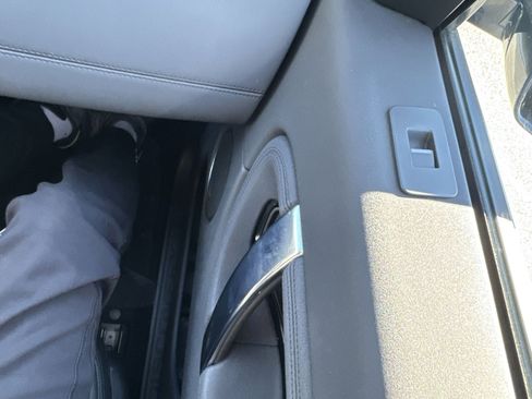 Used 2023 Land Rover Discovery Sport SE image 35