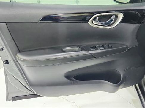 Used 2019 Nissan Sentra SV image 18