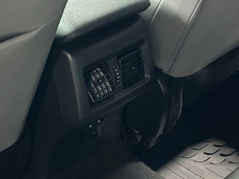 Used 2025 Toyota Camry SE w/ Convenience Package FWD image 41