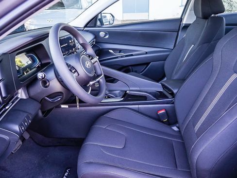New 2026 Hyundai Elantra SE image 21