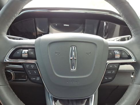 Used 2018 Lincoln Navigator Reserve w/ Technology Package AWD/4WD image 23