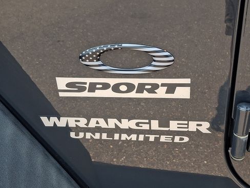 Used 2017 Jeep Wrangler Unlimited Sport w/ Quick Order Package 24S AWD/4WD image 29