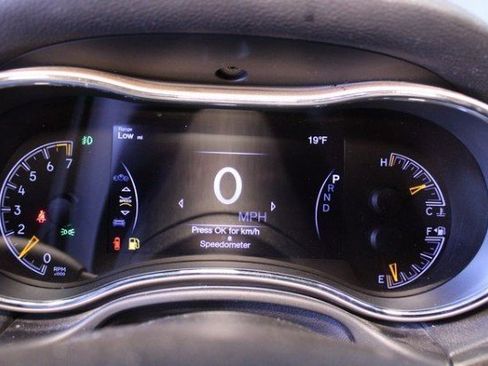 Used 2016 Jeep Grand Cherokee Limited image 25