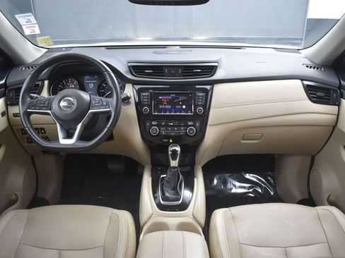 Used 2020 Nissan Rogue SL w/ Premium Package image 9