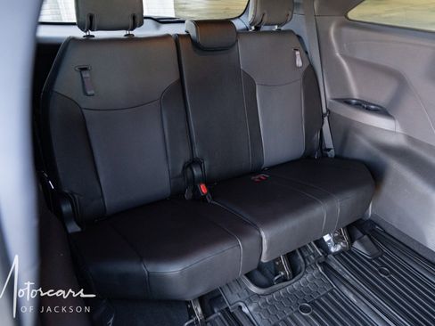 Used 2023 Toyota Sienna XSE image 17
