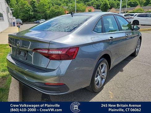 Certified 2024 Volkswagen Jetta SE FWD image 3