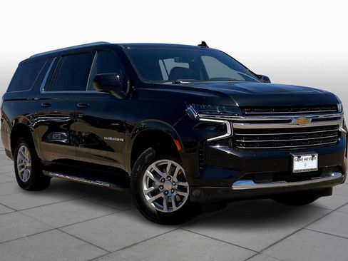 Used 2022 Chevrolet Suburban LT AWD/4WD image 3