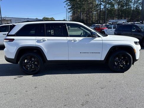 Used 2026 Jeep Grand Cherokee Limited w/ Limited Altitude Package RWD image 4