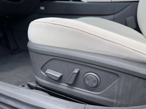 Used 2025 Hyundai Sonata SEL FWD image 13