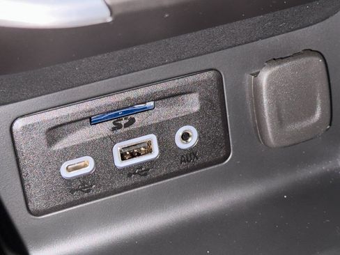 Used 2022 GMC Terrain SLT image 36