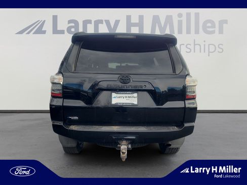 Used 2016 Toyota 4Runner SR5 image 4