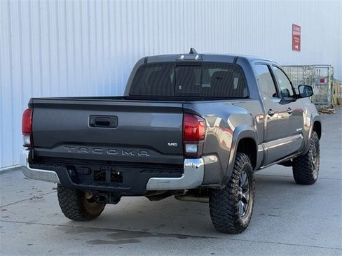 Used 2022 Toyota Tacoma SR5 image 4