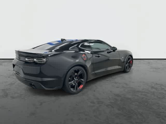 Used 2020 Chevrolet Camaro LT w/ RS Package RWD image 4