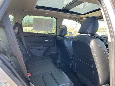 Used 2023 Nissan Rogue SL w/ SL Premium Package AWD/4WD image 14