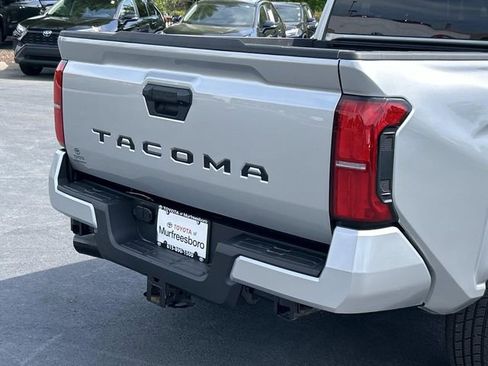 Used 2025 Toyota Tacoma SR5 image 11