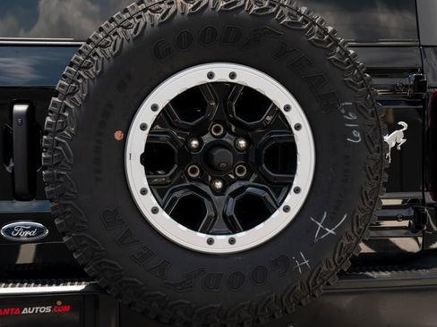 Used 2024 Ford Bronco Black Diamond w/ Sasquatch Package AWD/4WD image 16