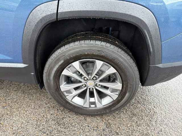 New 2027 Chevrolet Equinox LT w/ Convenience Package II FWD image 13