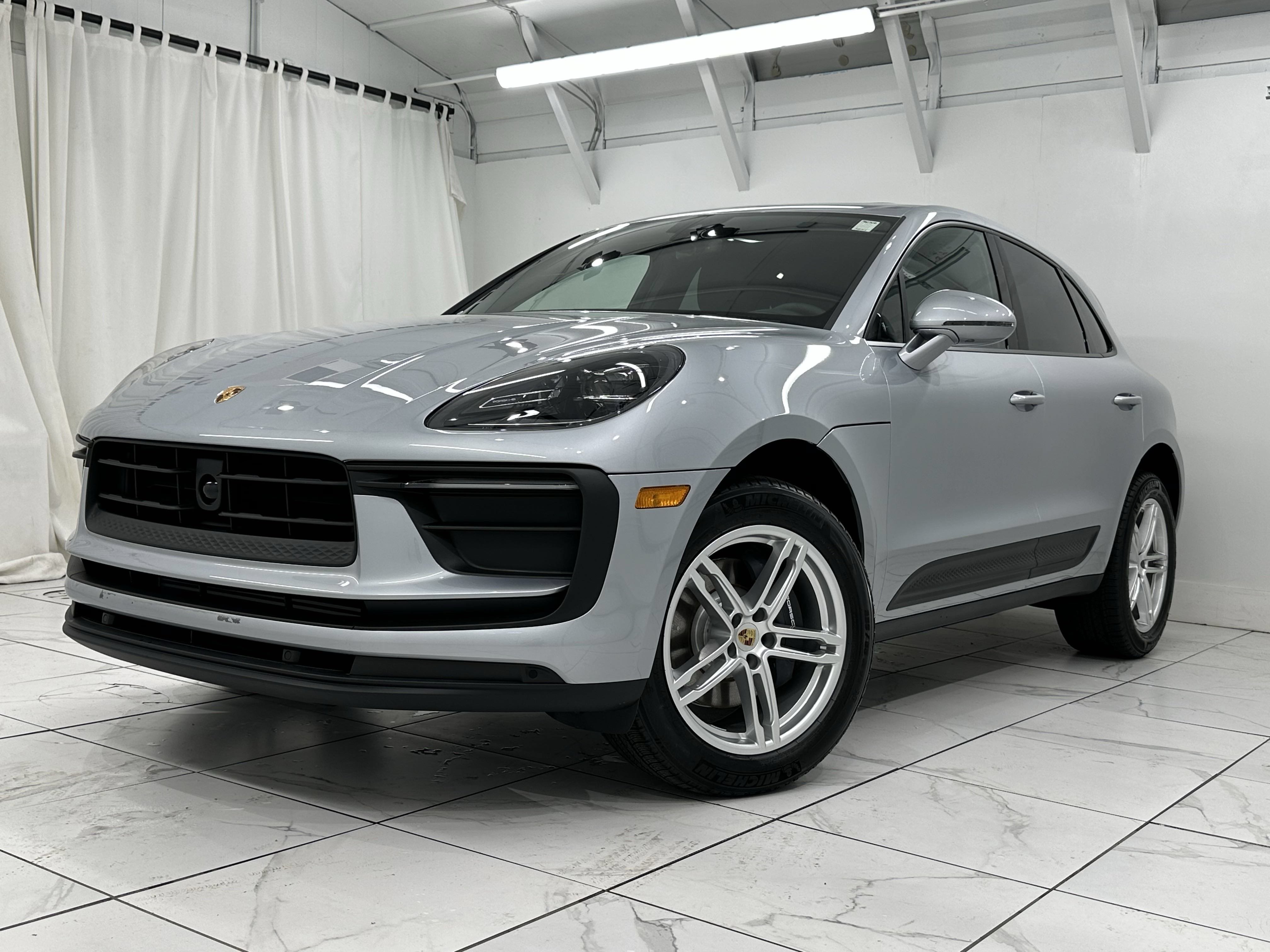 Used 2025 Porsche Macan AWD/4WD image 7