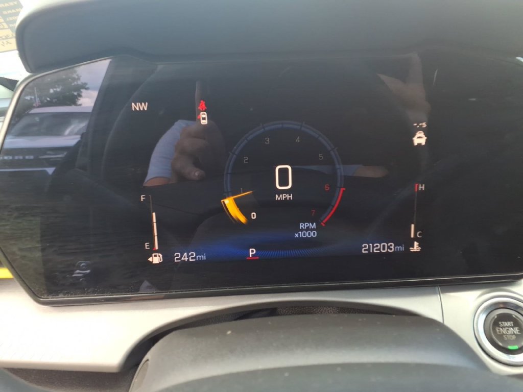 Used 2024 Chevrolet Trax LT FWD image 8