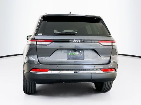 Used 2023 Jeep Grand Cherokee Laredo AWD/4WD image 7