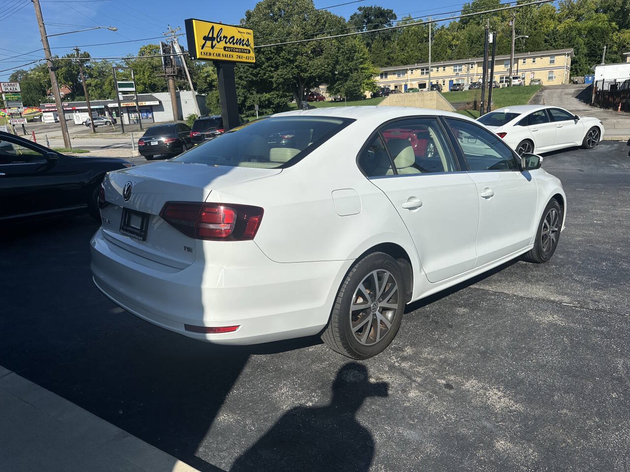 Used 2017 Volkswagen Jetta SE FWD image 14