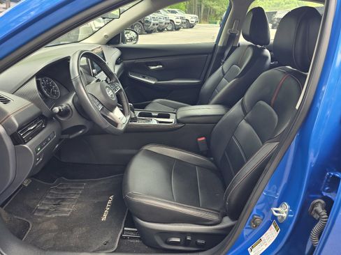 Used 2023 Nissan Sentra SR w/ SR Premium Package FWD image 11