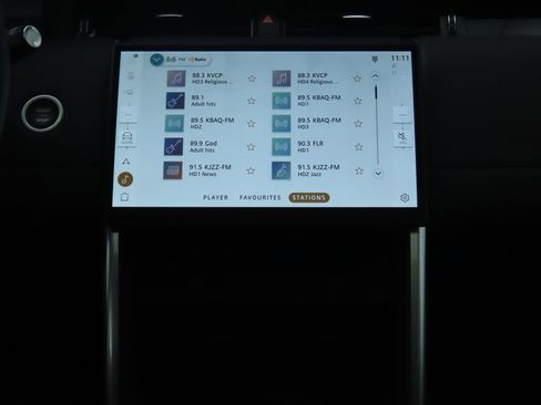 Used 2025 Land Rover Discovery Sport S image 15