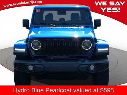 Used 2024 Jeep Gladiator Sport image 9