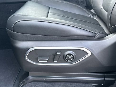 New 2026 Jeep Grand Wagoneer Base image 10