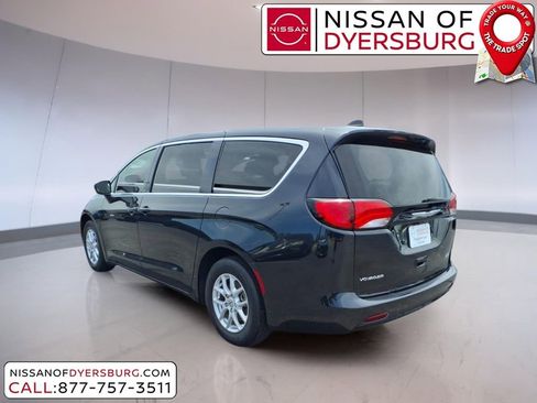 Used 2023 Chrysler Voyager LX FWD image 5
