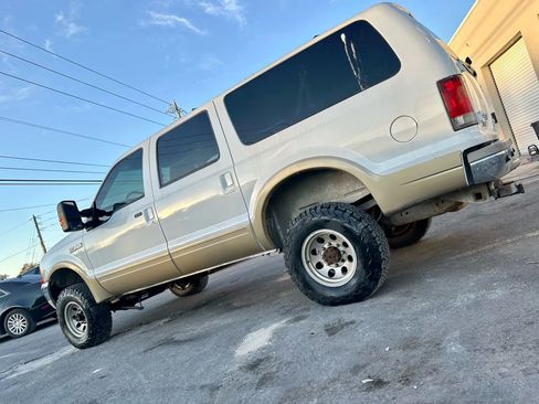 Used 2000 Ford Excursion Limited image 3