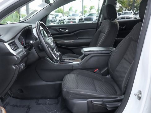 Used 2019 GMC Acadia SLE image 18