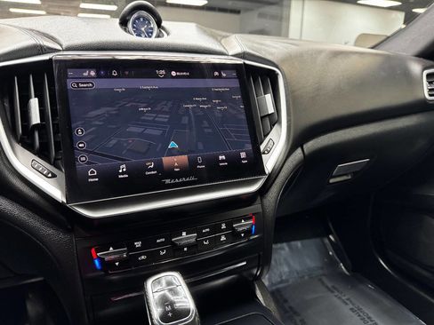 Used 2021 Maserati Ghibli S image 23