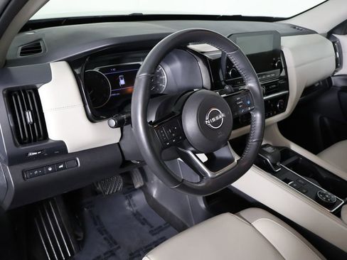 Used 2023 Nissan Pathfinder SL AWD/4WD image 27
